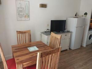 2 piéces terrasse clilm à 400 M de la Mer