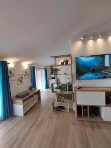 Grazioso loft, luminoso e appena ristrutturato - 塞蒂卡米尼