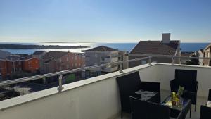 CRYSTAL WAVE Apartments