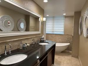 Oceanfront Palm Beach Resort & Spa Singer Island