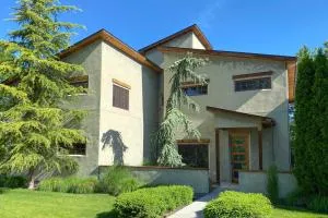 Custom Home Less Than 2 Mi to Downtown Boise - Horseshoe Bend
