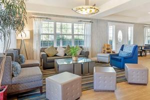 Best Western Cedar Inn & Suites