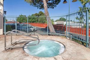 Best Western Cedar Inn & Suites