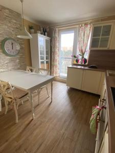 BAGRA Apartment, 1-4 guests, Free Parking & Wifi, 10 min from Downtown