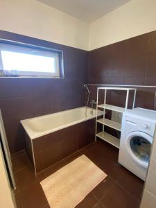 BAGRA Apartment, 1-4 guests, Free Parking & Wifi, 10 min from Downtown