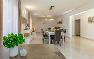 2 Bedroom Stunning Home In Skatari