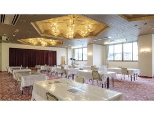 延岡 Nobeoka Royal Hotel - Vacation STAY 24903v 宿泊施設 ロビー