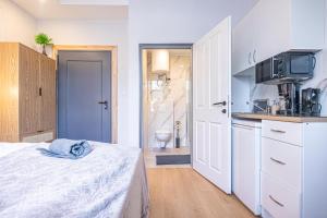 Modern and Cozy Studio Apartment in Vibrant Meidling