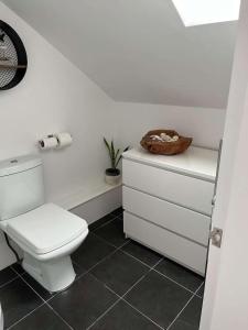 Cozy Nottingham Apartment with Charm