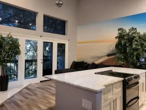 The Duke's Castle with Garage & Fast Internet - Audelia