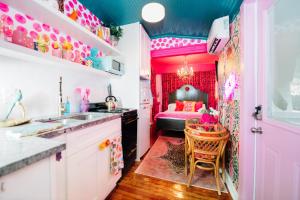 The Twisted Tulip-a curious stay