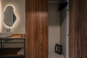 The Skyline Loft Modern Comfort with Stunning City Views