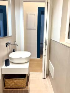 Apartamento de 1 Dormitorio con balcón y vistas a la ciudad