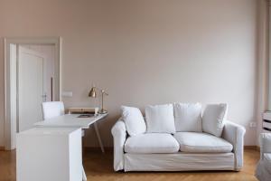 Skyscraper Amazing Castle & City View Apartment