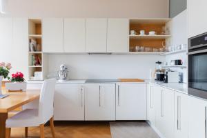 Skyscraper Amazing Castle & City View Apartment 