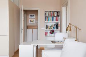 Skyscraper Amazing Castle & City View Apartment