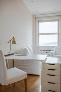 Skyscraper Amazing Castle & City View Apartment