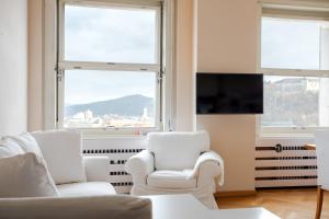 Skyscraper Amazing Castle & City View Apartment