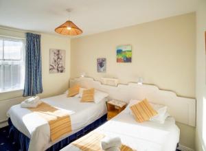 White Heather House Clifden Town Square