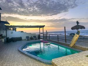 Espectacular Villa frente al mar en Punta Sal con Piscina, Voley, BBQ y más