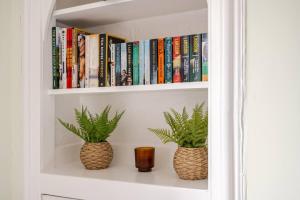 Modern and Stylish 1-Bed Apartment in Dundee City Centre - Perfect for Short or Long Stays & Contractors