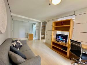 Times Square Moema - Avenida Jamaris 100 - UH713