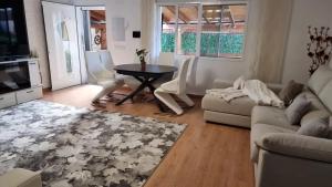 Sunny Villa with Private Pool in Calpe + Enclosed Garden