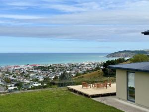 Panoramic Sea & Town View Oamaru 睁眼即见太平洋 I 躺观日月同辉