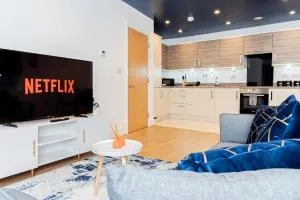 Modern 2BR Retreat in Southampton - Balcony, Free parking & Wifi - Hythe