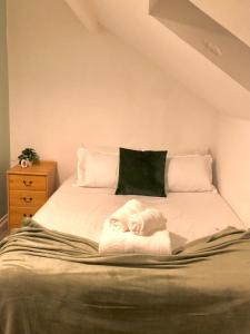 5 BEDROOM House Bills Inc