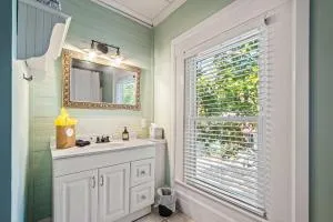 Old Carrabelle Hotel Magnolia Suite - Carrabelle