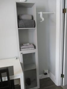 High Park junior studio with washroom and kitchen