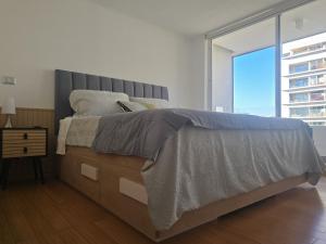 Dpto a pasos del Parque Arauco en Las Condes con Aire acondicionado