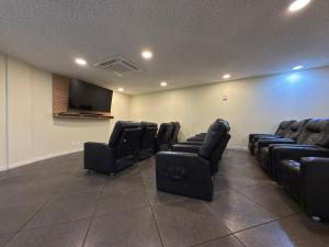 Condomínio Club a 50m da Praia dos Anjos - Apto Vista Mar, 2 Quartos, Piscina, Churrasqueira, Wi-Fi 800MB, Cozinha completa, Estacionamento e Portaria 24h