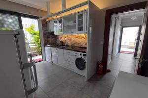 Denize-parka 100 m Fethiye Çalış mevkii