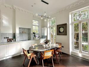 Palatial, Elegant 1000sqft Home - Central London