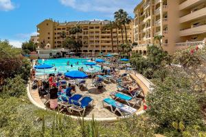 Cozy 2 bedroom apartment with pool view and 2 bathrooms in Los Cristianos