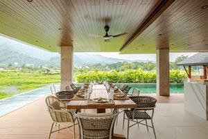 Wayan House with Hotspring Pool