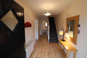 Kincora Harbour Holiday Home -Ideal for Families Contractors Cheapest Price