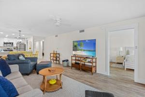 Pelicans Roost 206 condo