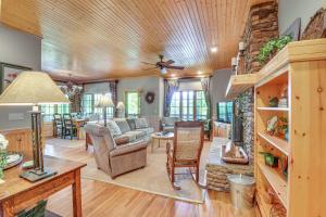 Mountain Time Cashiers Condo with Deck and Views!