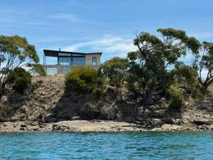 Waterfront 'Tupelo' on Primrose Point - Dodges Ferry