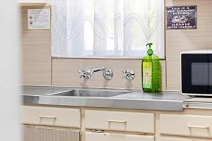 Classic Double Room - Quaint Place in South Hurstville - Shared Bathroom