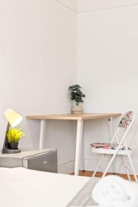 Serene Double Room - Cozy hideaway in South Hurstville - Shared Bathroom