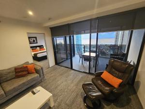 Circle On Cavill - Paradise Stayz