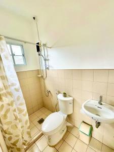 Eds Spacious 3-Bedroom 2-Full Bathroom House with Wifi, AC and Pool