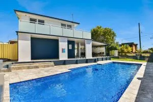 Beach House Ta Zott - Killarney Vale