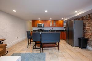 Spacious US Capitol 3BR Apartment with Free Parking