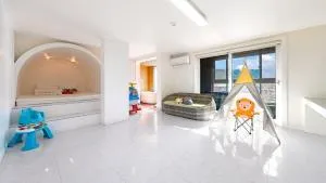 Gyeongju jullietapoolvilla&kidspension - Suryŏm-ni