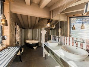 Chalet de Luxe à Courchevel avec Vue et Spa - FR-1-772-7